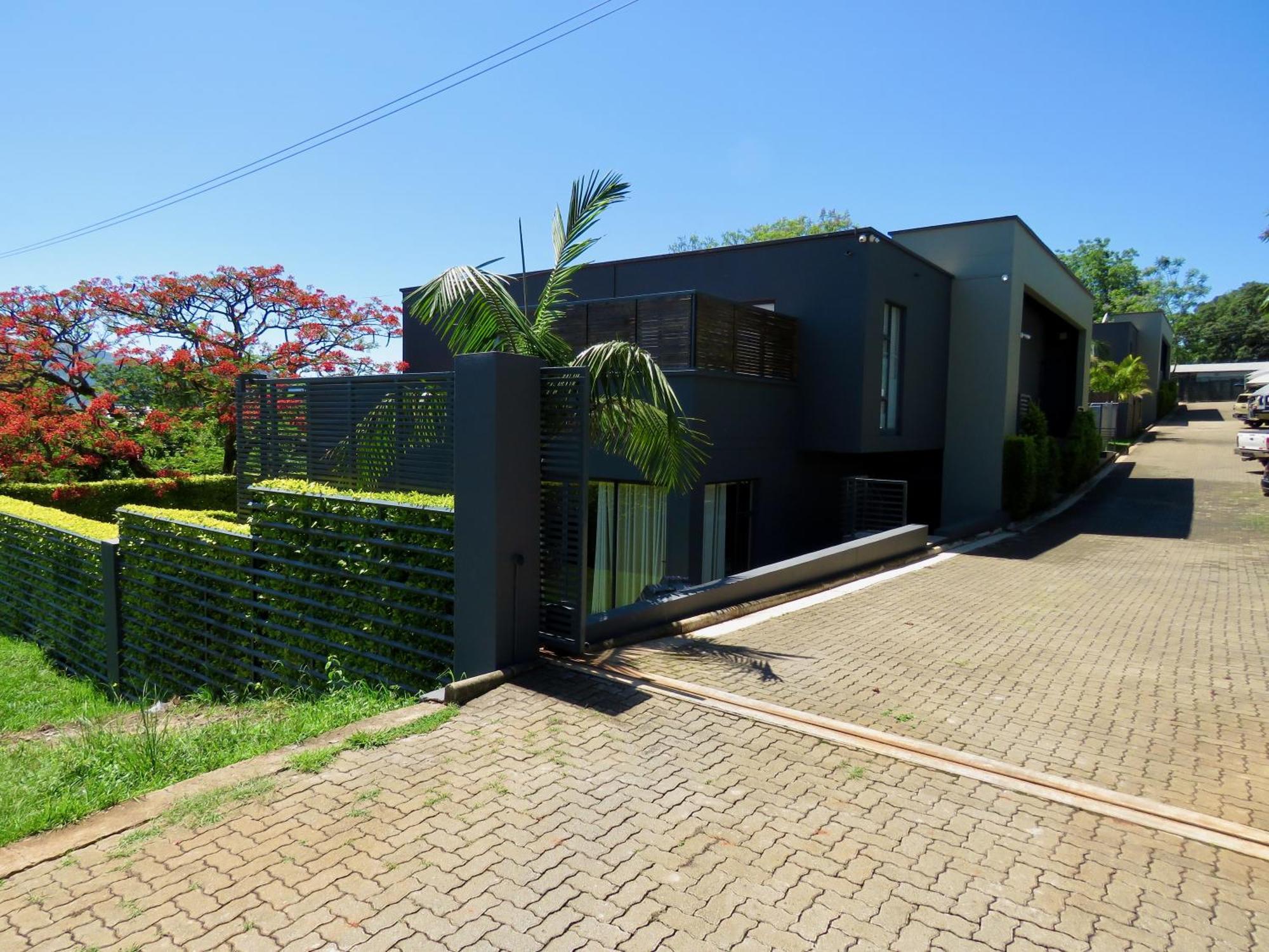 The Executive - Exclusive Self-Catering Apartments - Ezulwini Exterior foto